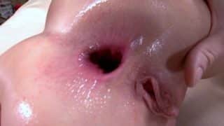 KAGNEY LINN KARTER AIME LES JOUETS DANS SON ANUS DILATE